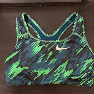 Nike Swoosh Sports Bra Graphic Camo